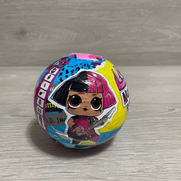 SALE - LOL surprise remix rock dolls - Picture 1 of 4